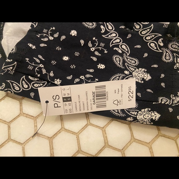 NWT. Garage bandanna style crop top in navy blue - Picture 3 of 3